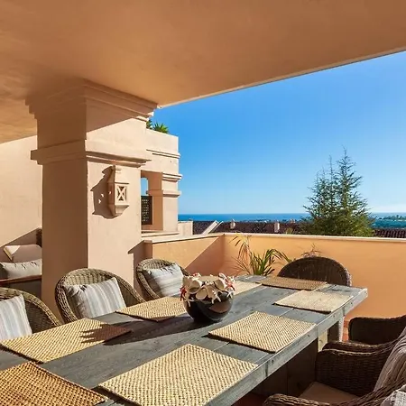 Elegant 3 Bed With Sea View In Nueva Andalucia